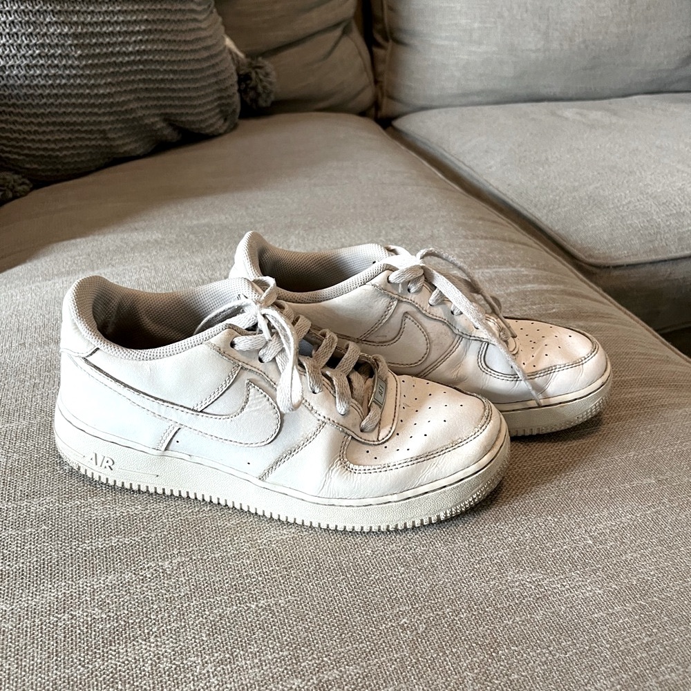Used youth Air Force ones - Picture 4 of 6